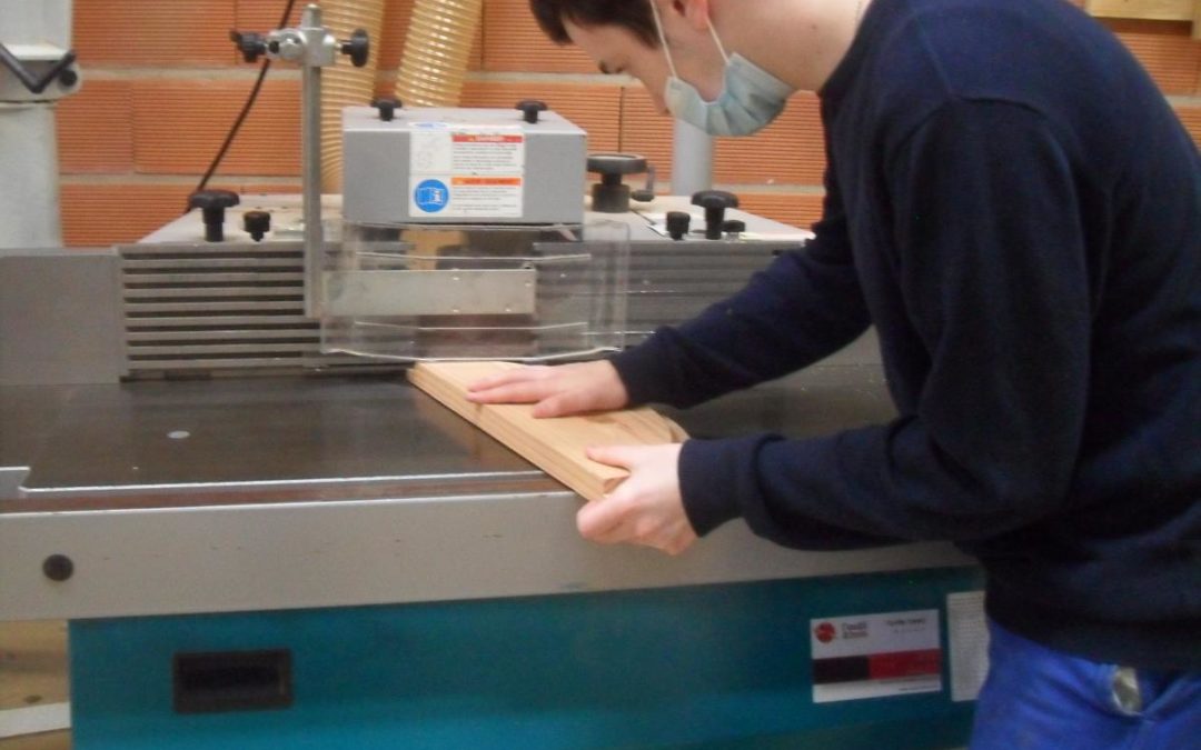 Menuisier les gestes du métier